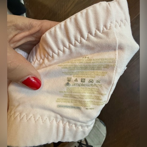 Lansinoh Simple Wishes Hands Free Pumping Bra Breast Feeding Adjustable XS-L - Picture 2 of 4